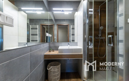 Na predaj zrekonštruovaný a zariadený 3-izbový byt v Trenčíne