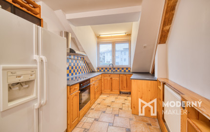 Na predaj netradičný loftový mezonet v srdci Starého Mesta