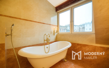 Na predaj netradičný loftový mezonet v srdci Starého Mesta