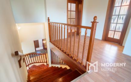 Na predaj poschodová 6-izbová vila v srdci Dunajskej Stredy