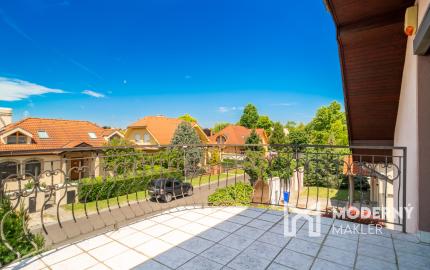 Na predaj poschodová 6-izbová vila v srdci Dunajskej Stredy