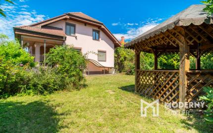 Na predaj poschodová 6-izbová vila v srdci Dunajskej Stredy