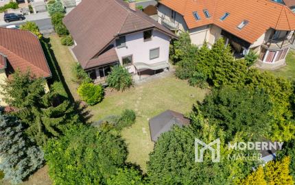 Na predaj poschodová 6-izbová vila v srdci Dunajskej Stredy