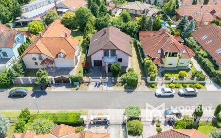 Na predaj poschodová 6-izbová vila v srdci Dunajskej Stredy