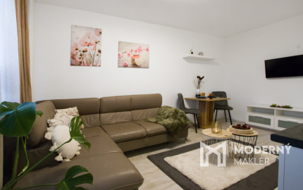 Na predaj investičný 1-izbový  byt Bratislave-Dúbravka