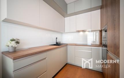 Na prenájom 2-izbový byt so šatníkom v Eurovea Tower – Bratislava