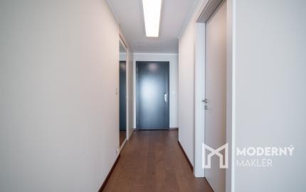 Na prenájom 2-izbový byt so šatníkom v Eurovea Tower – Bratislava