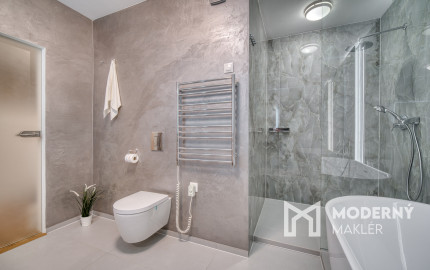 Na predaj 2-izbový byt s veľkolepou terasou na Kolibe