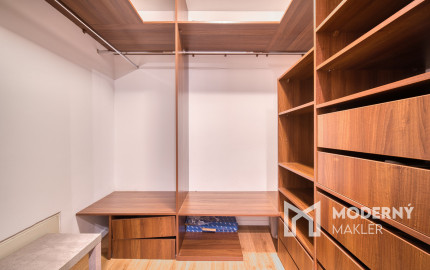 Na predaj 2-izbový byt s veľkolepou terasou na Kolibe