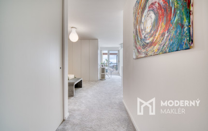 Na predaj 2-izbový byt s veľkolepou terasou na Kolibe