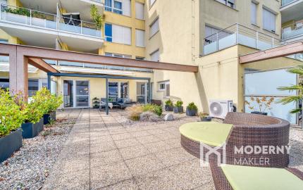 Na predaj 2-izbový byt s veľkolepou terasou na Kolibe