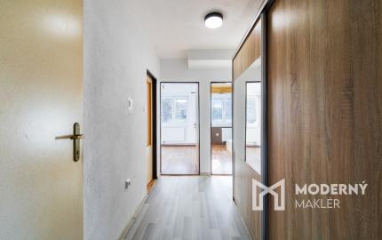 Na predaj priestranný 3-izbový byt v Zákamennom