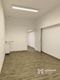 Na prenájom obchodný priestor v centre Malaciek