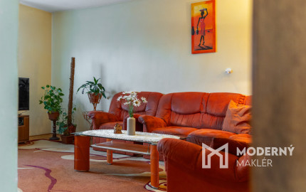 Nová znížená cena! Na predaj 5-izbový rodinný dom s veľkou záhradou v Novej Vsi nad Váhom