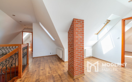 Na predaj impozantný rodinný dom v Ivanovciach