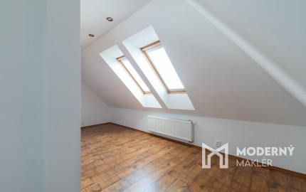 Na predaj impozantný rodinný dom v Ivanovciach