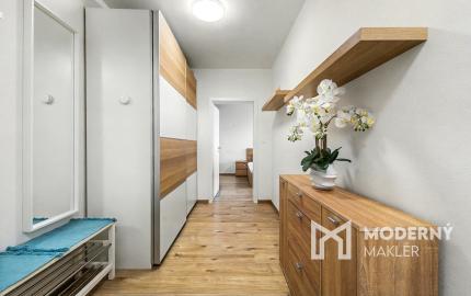 REZERVOVANÉ: Na predaj moderný 2-izbový byt na Zlatovskej ulici v Trenčíne