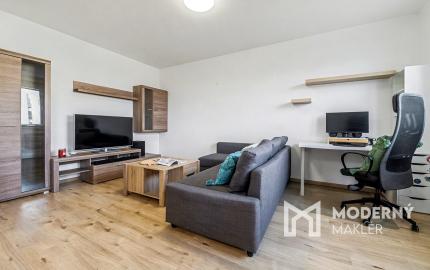 REZERVOVANÉ: Na predaj moderný 2-izbový byt na Zlatovskej ulici v Trenčíne