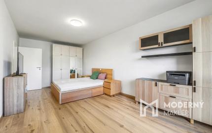 REZERVOVANÉ: Na predaj moderný 2-izbový byt na Zlatovskej ulici v Trenčíne