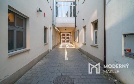 Na prenájom štýlový 3-izbový mezonet v historickom centre Trnavy