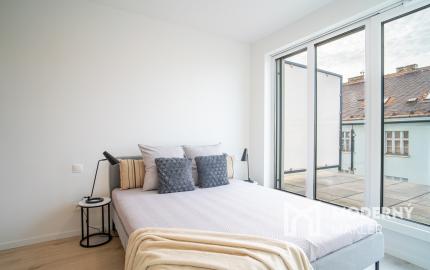 Na prenájom exkluzívny 2-izbový byt s terasou v centre Bratislavy