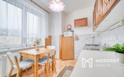 Na predaj priestranný 3-izbový byt v Malackách