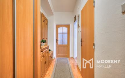 Na predaj priestranný 3-izbový byt v Malackách