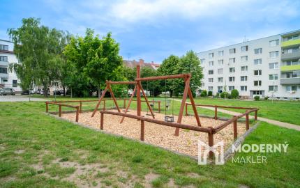 Na predaj priestranný 3-izbový byt v Malackách