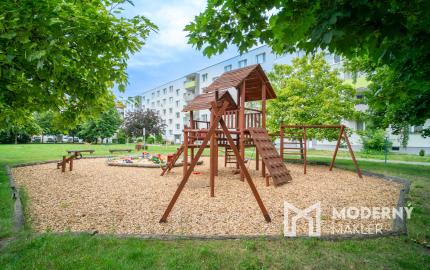 Na predaj priestranný 3-izbový byt v Malackách