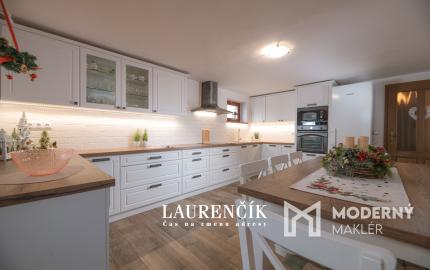 Na predaj veľkorysý 7-izbový rodinný dom v obci Podlužany