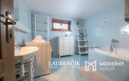 Na predaj veľkorysý 7-izbový rodinný dom v obci Podlužany