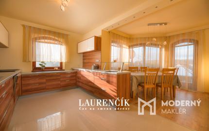 Na predaj veľkorysý 7-izbový rodinný dom v obci Podlužany