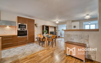 Na predaj dvojpodlažný 4-izbový dom v Malackách