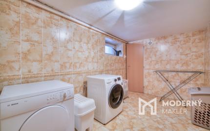 Na predaj dvojpodlažný 4-izbový dom v Malackách