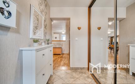 Na predaj dvojpodlažný 4-izbový dom v Malackách