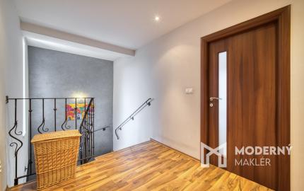 Na predaj dvojpodlažný 4-izbový dom v Malackách