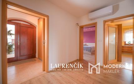 Na predaj veľkorysý 7-izbový rodinný dom v obci Podlužany