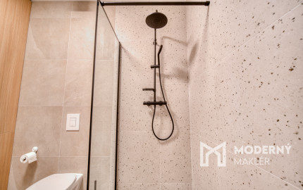 Na prenájom moderný 1-izbový byt s parkovacím miestom v Senici