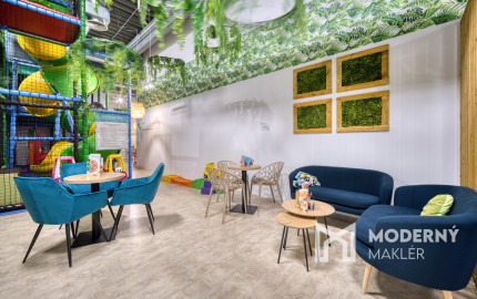 Na odstúpenie kaviareň s detským ihriskom v OC MOLO v Pezinku