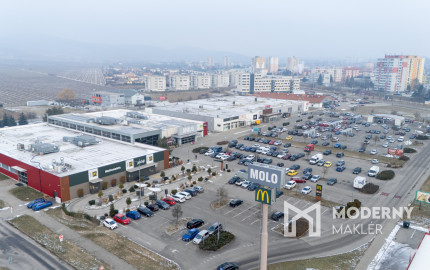 Na odstúpenie kaviareň s detským ihriskom v OC MOLO v Pezinku