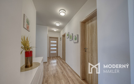 REZERVOVANÉ: Na predaj kompletne zariadený rodinný dom vo Voderadoch