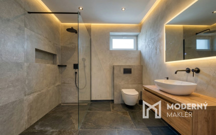 Na predaj rodinný dom s garážou v obci Šoporňa – štandard je zahrnutý v cene