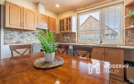 Na predaj zrekonštruovaný rodinný dom v Pate