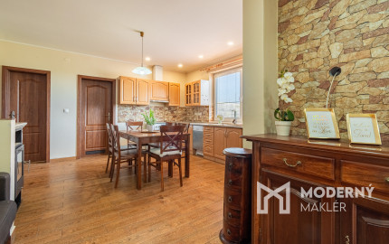 Na predaj zrekonštruovaný rodinný dom v Pate