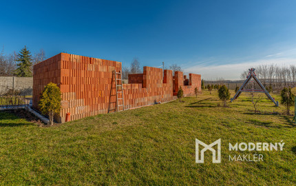 Na predaj rodinný dom s možnosťou ďalšej výstavby v Macove