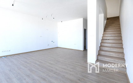 Na predaj 4 izbová bytová jednotka v dvojdome v Lehniciach