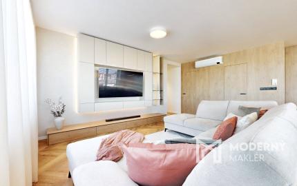 LUXUSNÝ 4i PENTHOUSE S ÚCHVATNOU TERASOU, panoramatickými výhľadmi a parkovaním