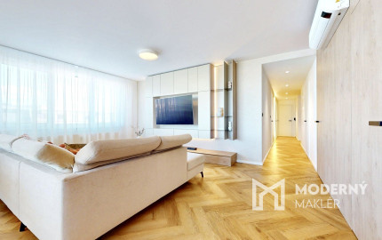 LUXUSNÝ 4i PENTHOUSE S ÚCHVATNOU TERASOU, panoramatickými výhľadmi a parkovaním