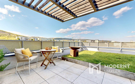 LUXUSNÝ 4i PENTHOUSE S ÚCHVATNOU TERASOU, panoramatickými výhľadmi a parkovaním