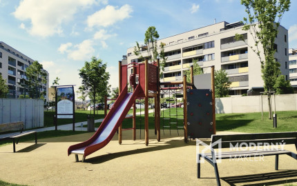 LUXUSNÝ 4i PENTHOUSE S ÚCHVATNOU TERASOU, panoramatickými výhľadmi a parkovaním